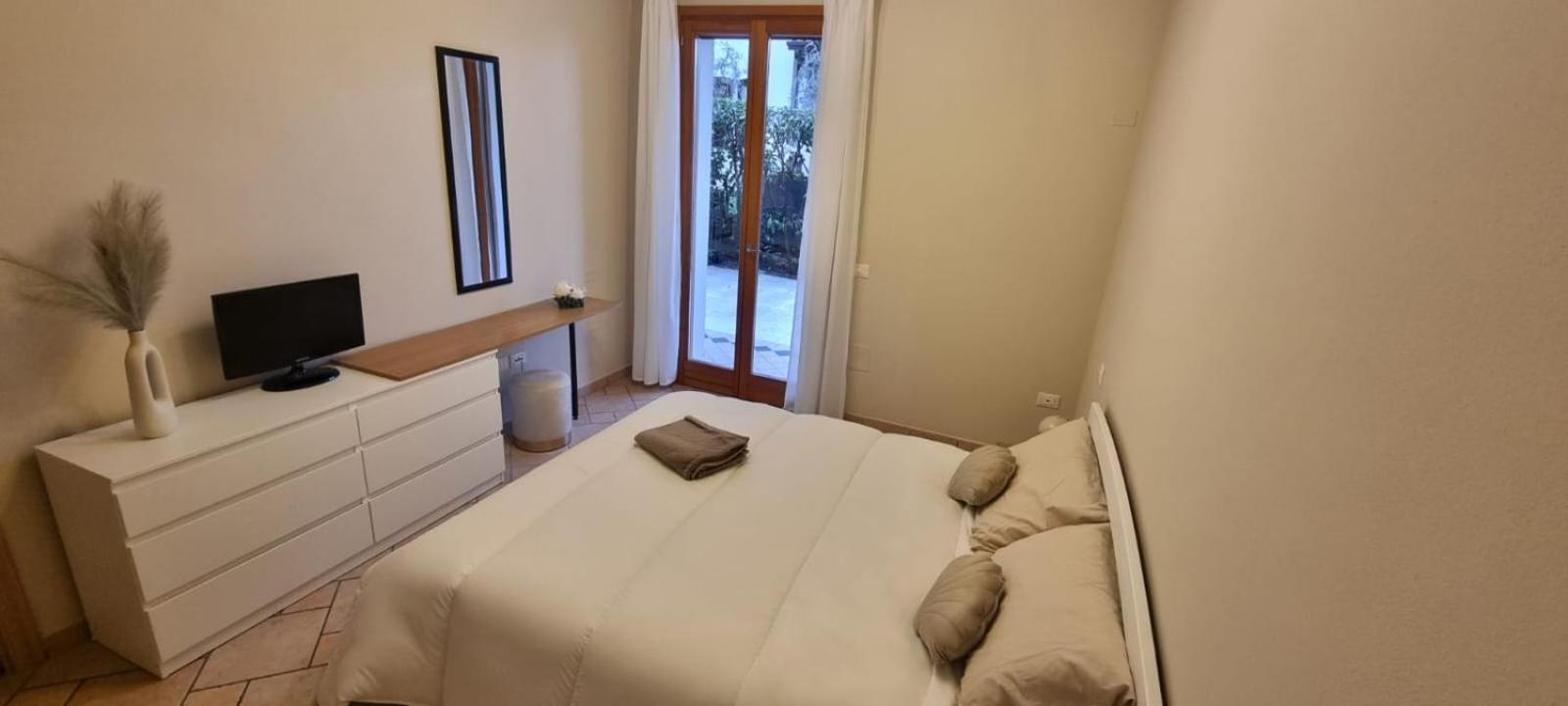 Hoya Apartment シルミオーネ エクステリア 写真