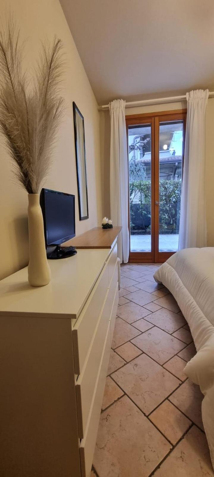 Hoya Apartment シルミオーネ エクステリア 写真