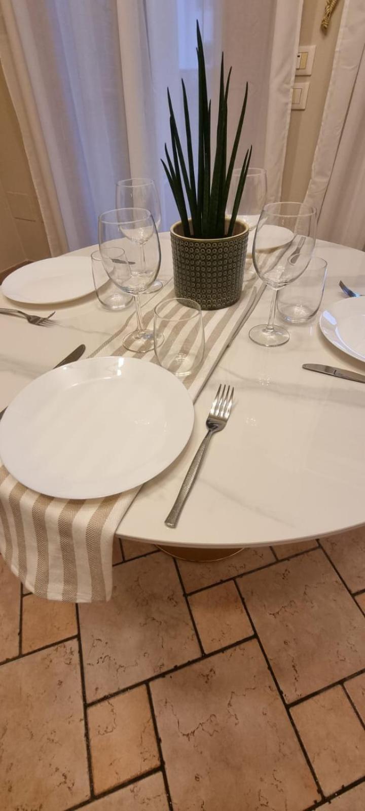 Hoya Apartment シルミオーネ エクステリア 写真